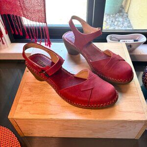 El Naturalista Clog Mary Jane Red Sandals Size 8